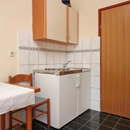 Studio 5766a Apartment Rtina